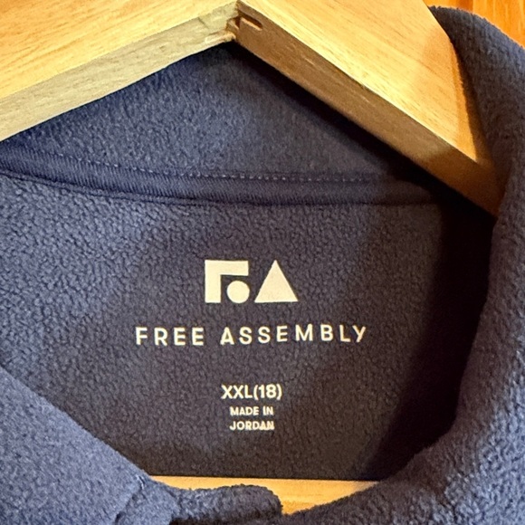 Free Assembly Navy Fleece Shirt Jacket - Picture 2 of 10